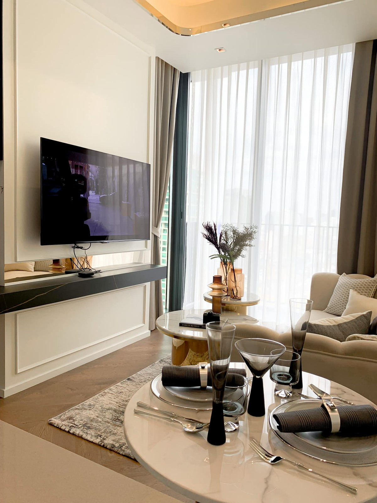 For RentCondoWitthayu, Chidlom, Langsuan, Ploenchit : For rent 28 Chidlom – luxury condo in the heart of Chidlom, only 280 m. to BTS Chidlom, a luxury location that is not easy to find!
