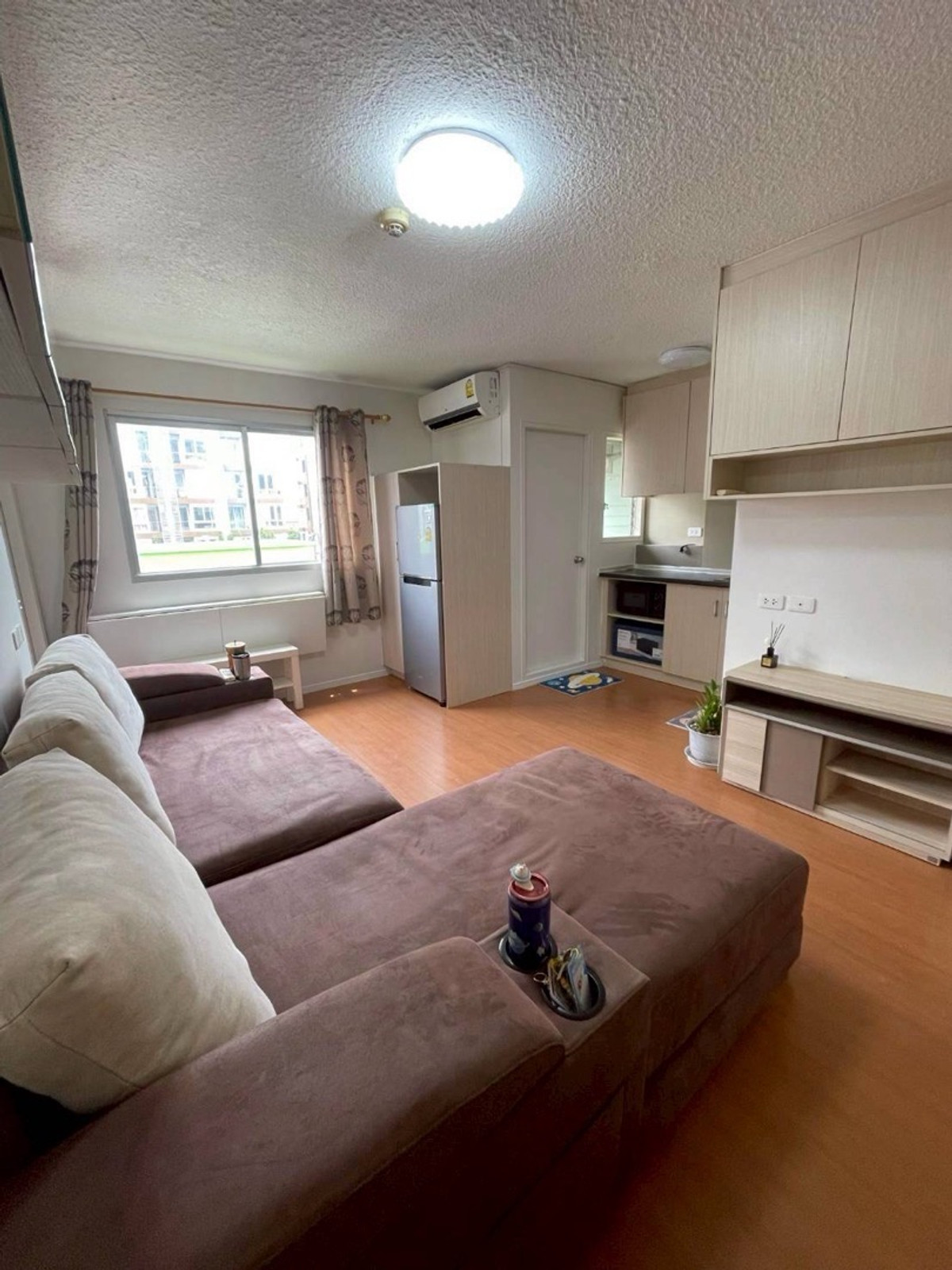 ขายคอนโดลาดกระบัง สุวรรณภูมิ : ขายด่วน ห้อง combined โครงการ ลุมพินีคอนโดทาวน์ ร่มเกล้า - สุวรรณภูมิ อาคาร A2 ชั้น 3 วิวโครงการ 2 ห้องนอน ขนาด 43.00 ตร.ม. ราคา 1,850,000 บาท
