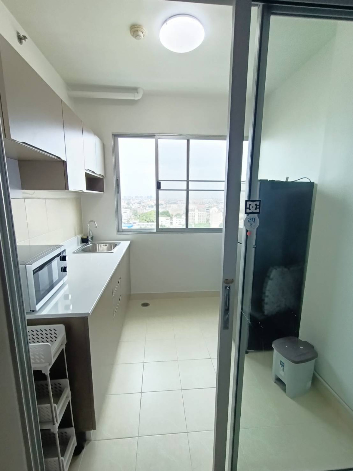 For RentCondoPattanakan, Srinakarin : Condo for rent, Supalai Park Srinakarin, fully furnished, ready to move in, next to the BTS.