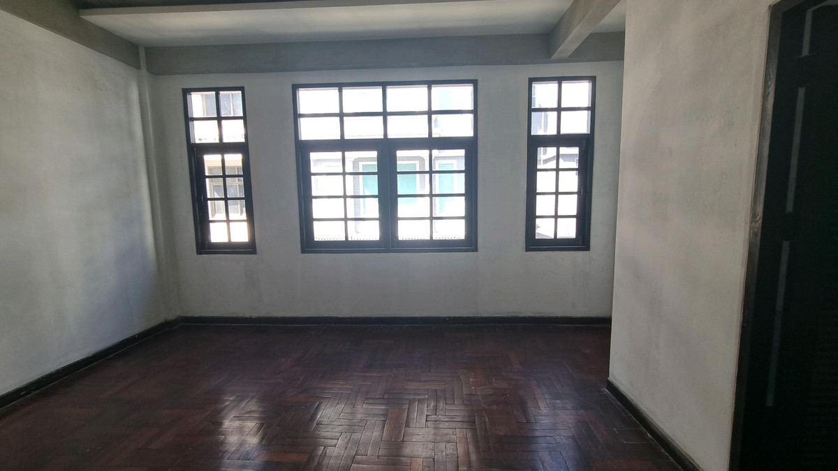 อาคารพาณิชย์สุขุมวิท อโศก ทองหล่อ : ให้เช่า ตึกสุขุมวิท BTS พร้อมพงษ ์ขนาด 300 ตรม.เดินทางสะดวก รับหลายธุรกิจ ยกเว้นครัวร้อน กัญชา แอลกอฮอลล์ 