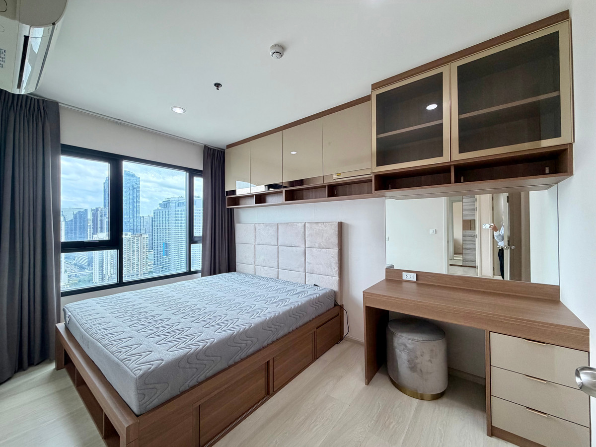 ให้เช่าคอนโดพระราม 9 เพชรบุรีตัดใหม่ RCA : 🔥 Hot Deal 2 bedrooms for rent at Life asoke 🔥