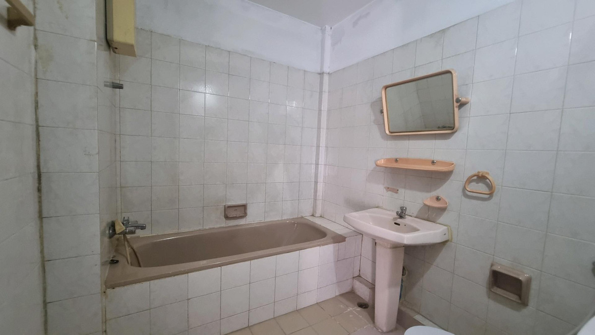 อาคารพาณิชย์สุขุมวิท อโศก ทองหล่อ : ให้เช่า ตึกสุขุมวิท BTS พร้อมพงษ ์ขนาด 300 ตรม.เดินทางสะดวก รับหลายธุรกิจ ยกเว้นครัวร้อน กัญชา แอลกอฮอลล์ 