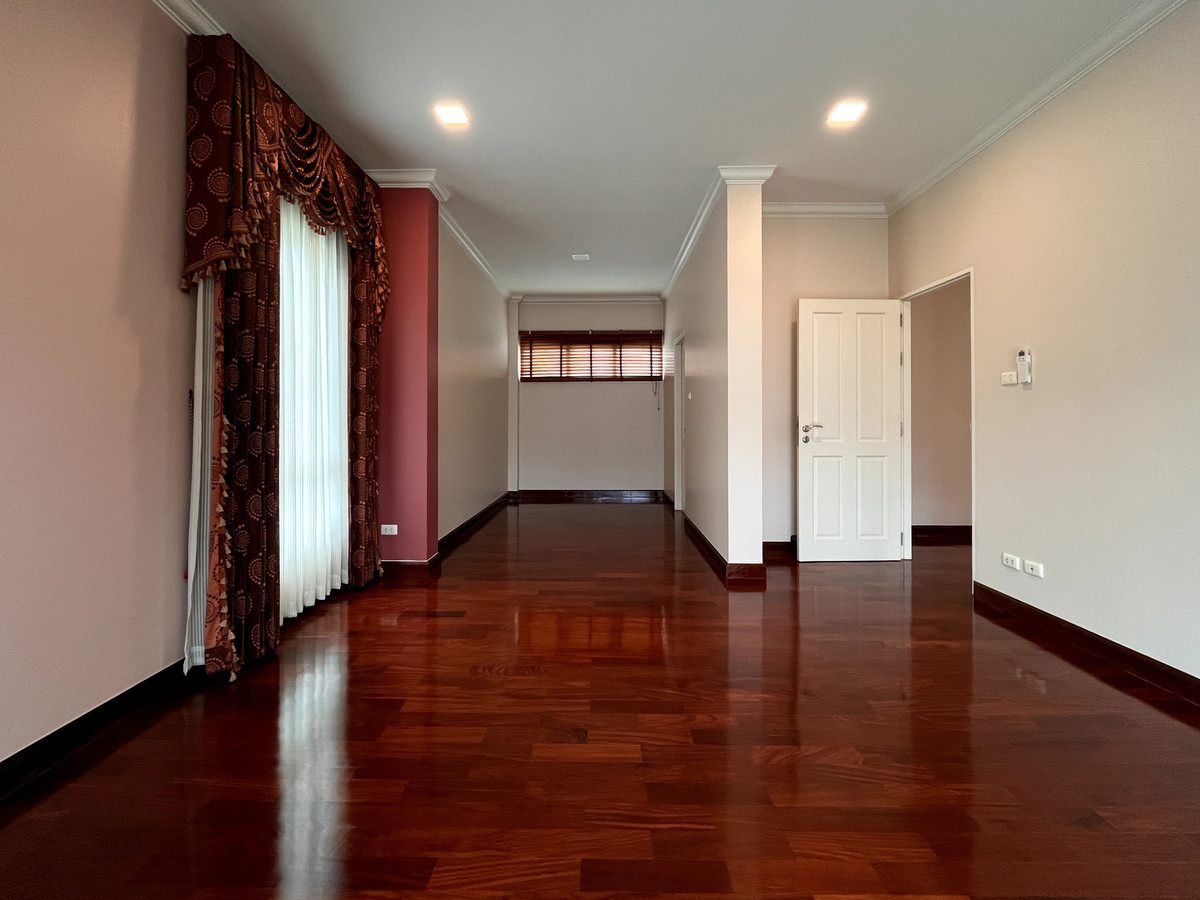 ขายบ้านลาดกระบัง สุวรรณภูมิ :  เพอร์เฟค มาสเตอร์พีซ สุขุมวิท 77 / 4 ห้องนอน (ขาย), Perfect Masterpiece Sukhumvit 77 / 4 Bedrooms (FOR SALE) POON050