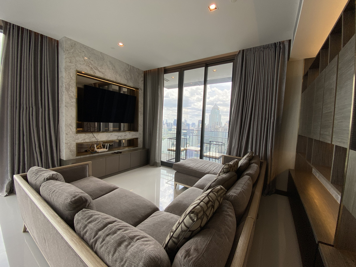 For SaleCondoNana, North Nana,Sukhumvit13, Soi Nana : Luxury 3-Bedroom Corner Unit for Sale at Q1 Sukhumvit