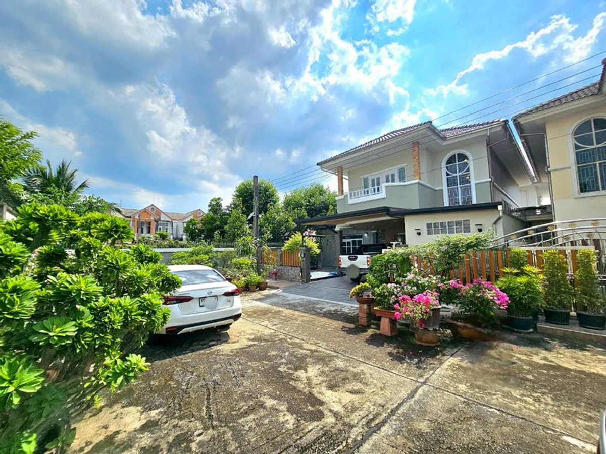 บ้านนวมินทร์ รามอินทรา : ขาย/ให้เช่า บ้านเดี่ยวหลังริม 2 ชั้น หมู่บ้านวันวรา 2 ติดถนนสายไหม ขนาด 5 ห้องนอน 57 ตร.ว. แขวงสายไหม เขตสายไหม กรุงเทพมหานคร 