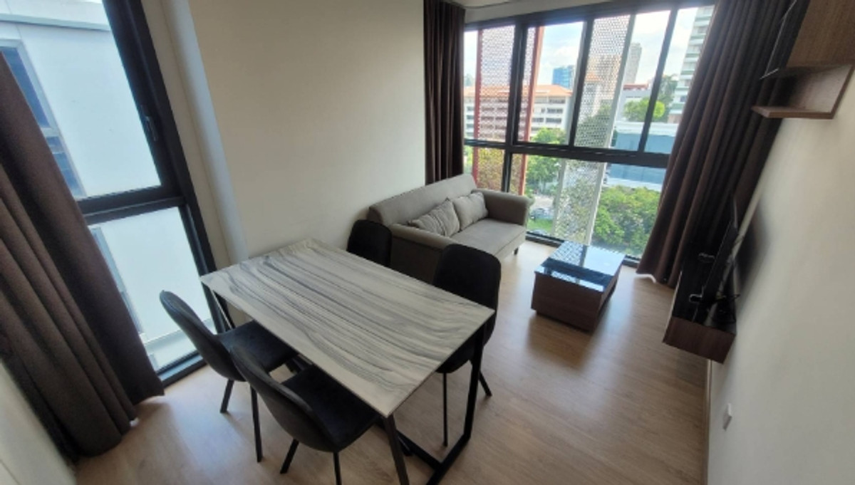 ให้เช่าคอนโดสุขุมวิท อโศก ทองหล่อ : คอนโดให้เช่า ทากะ เฮาส์ เอกมัย 12