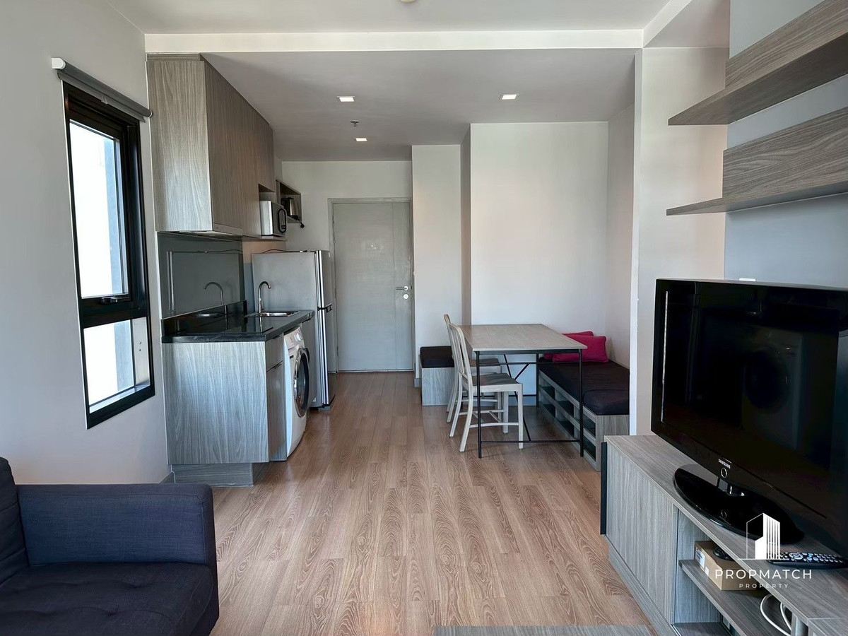 For SaleCondoLadprao, Central Ladprao : Selling very cheap 6.19m Chapter One Midtown Ladprao 24, 2 bedroom type, 58sqm, high floor, excellent view, close to MRT Ladprao, only 100m. If interested, make an appointment to view at 064-6696546 Minnie, this number can be reached via Line.