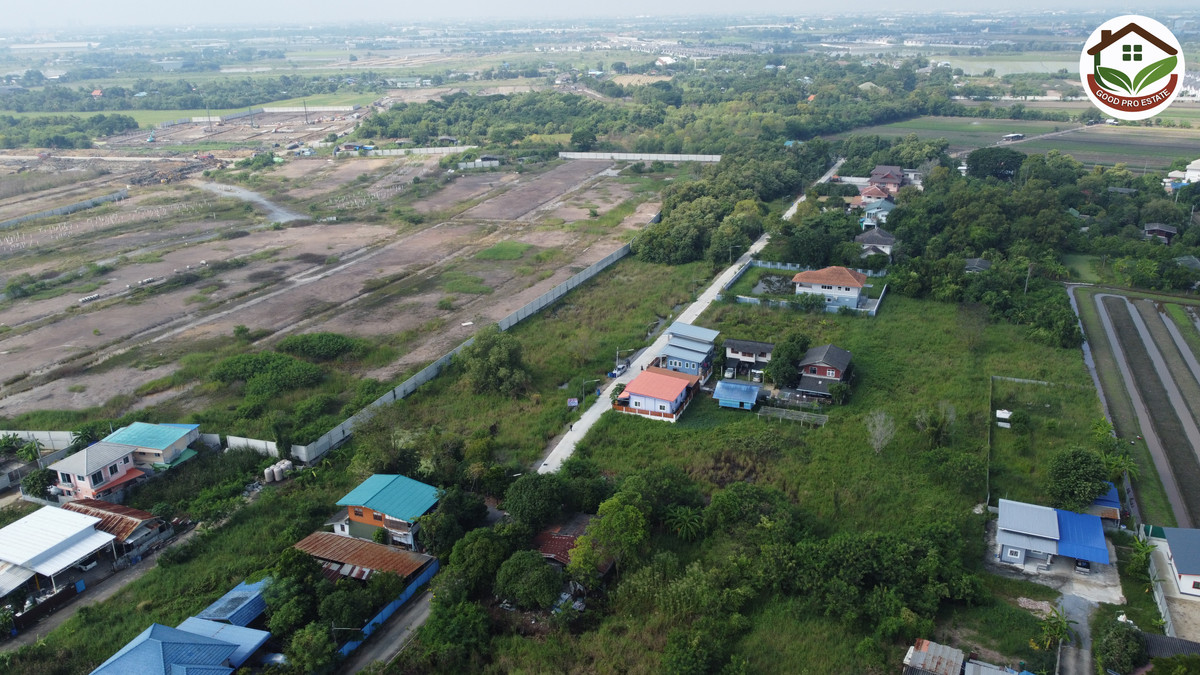 For SaleLandPathum Thani,Rangsit, Thammasat : 🔥 The plot is very beautiful! Pink land plan, 8 rai, Bang Khu Wat, front width almost 330 m., in a community zone - has potential. Grows in the city of Pathum Suitable for immediate project, title deed ready! 🔥