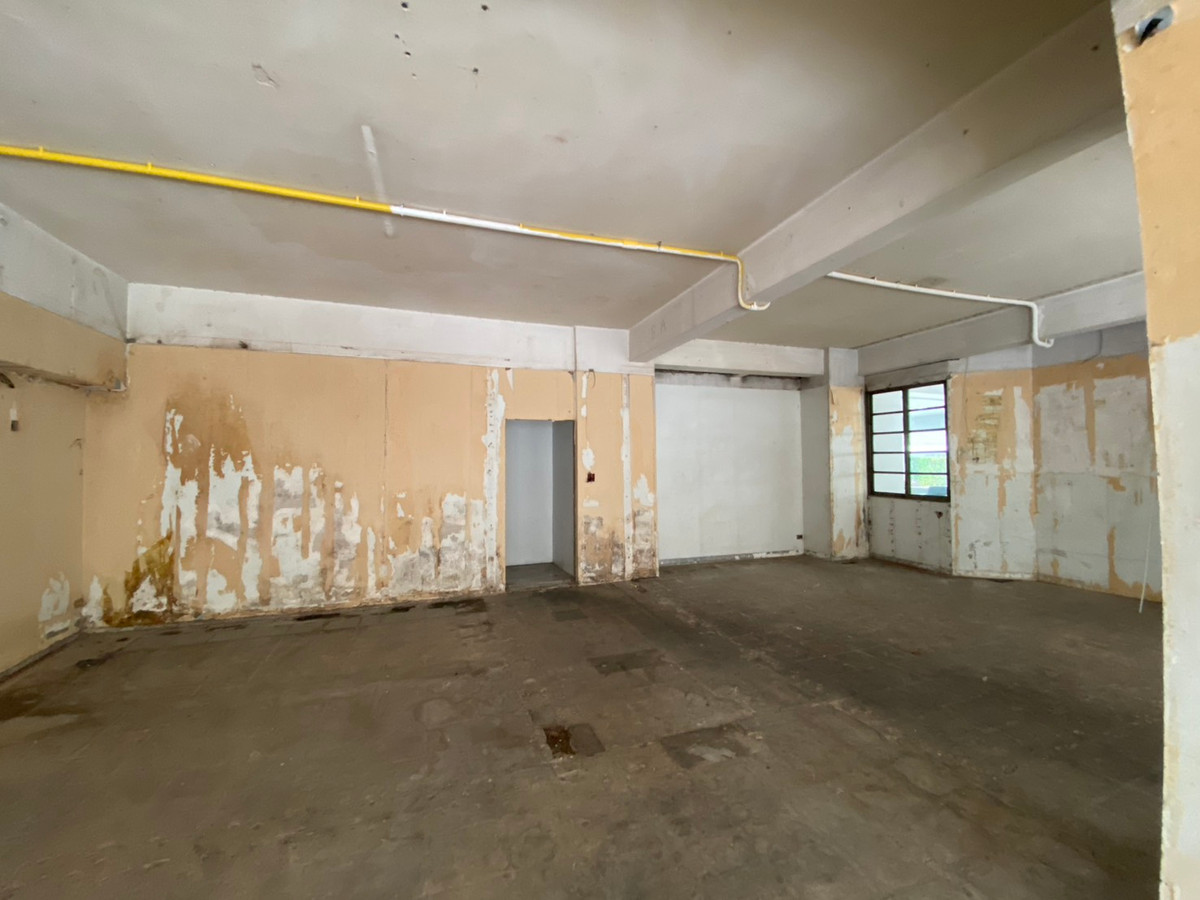 For RentRetail SpaceSukhumvit, Asoke, Thonglor : Retail space for rent in the heart of Asoke! 🎉 Ideal for a restaurant, café, office, or spa. Conveniently located near BTS Asoke.