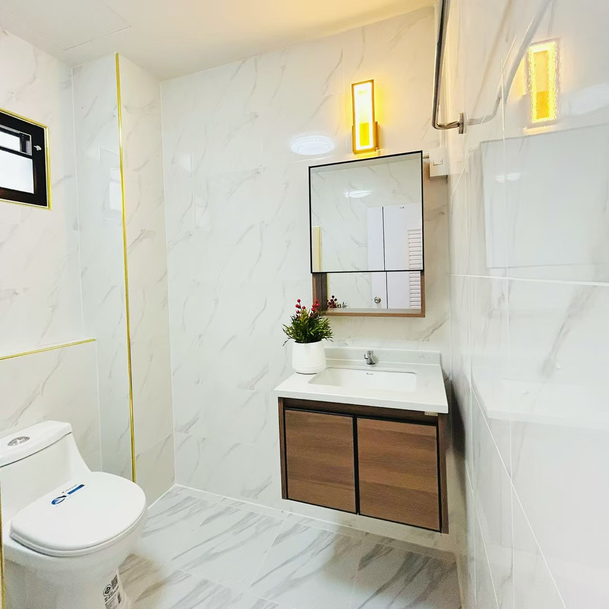 ขายทาวน์โฮมมีนบุรี-ร่มเกล้า : เจ้าของขายเอง บ้านฉัตรหลวง ราษฎร์ อุทิศ 54 ผ่อนตรงได้!!!