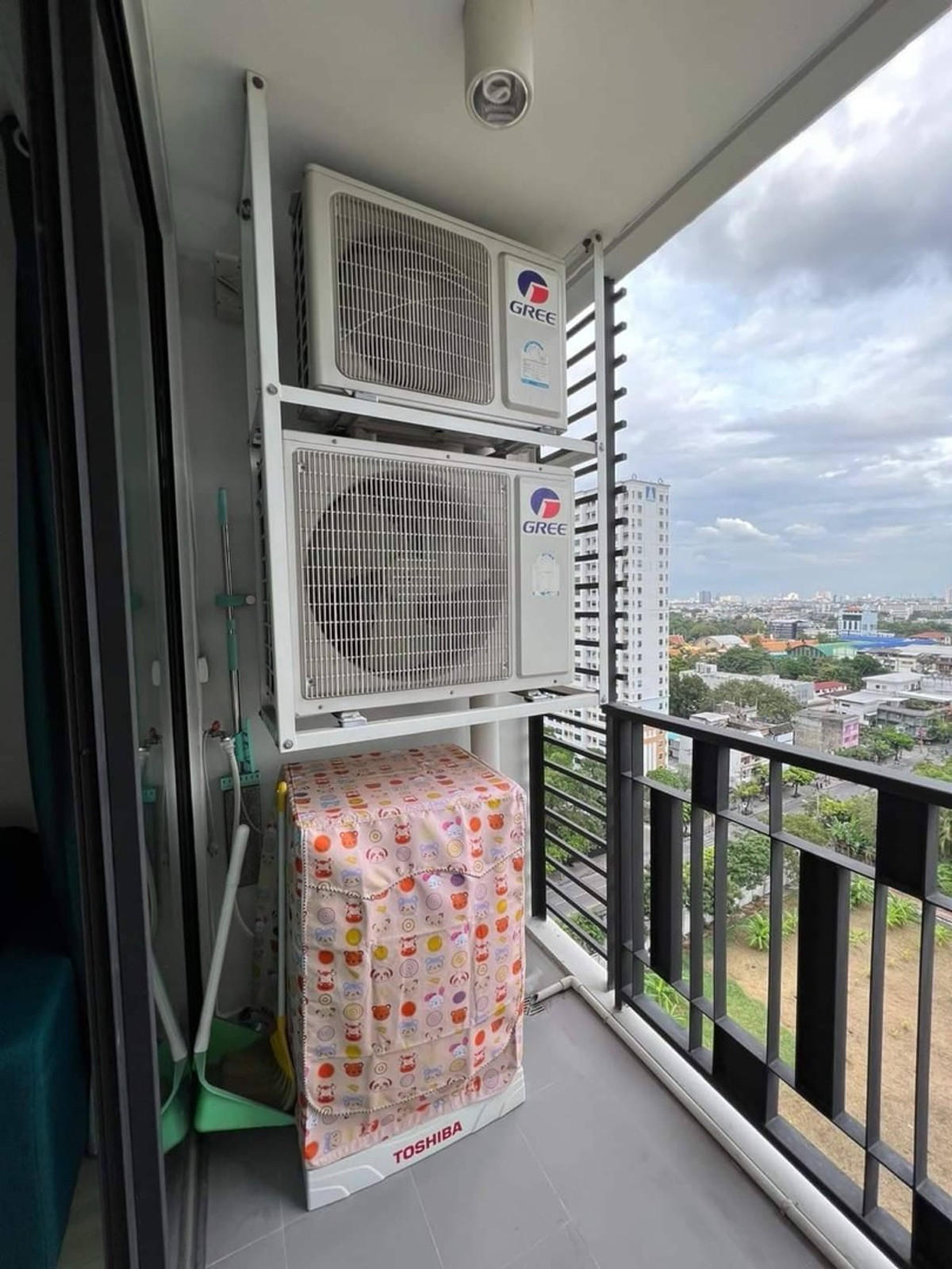 For RentCondoOnnut, Udomsuk : Luxury condo for rent next to BTS Artemis Sukhumvit77 project, complete with furniture and electrical appliances, ready to move in. 15th floor, city view, 14,000 baht