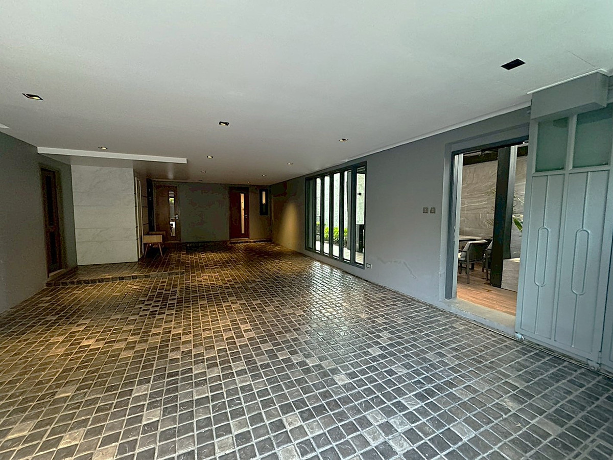 ขายอารีย์ อนุสาวรีย์ : 🏡 บ้านแฝดหรู 5 ชั้น พร้อมลิฟต์ส่วนตัว & สระว่ายน้ำ อารีย์-พหลโยธิน 