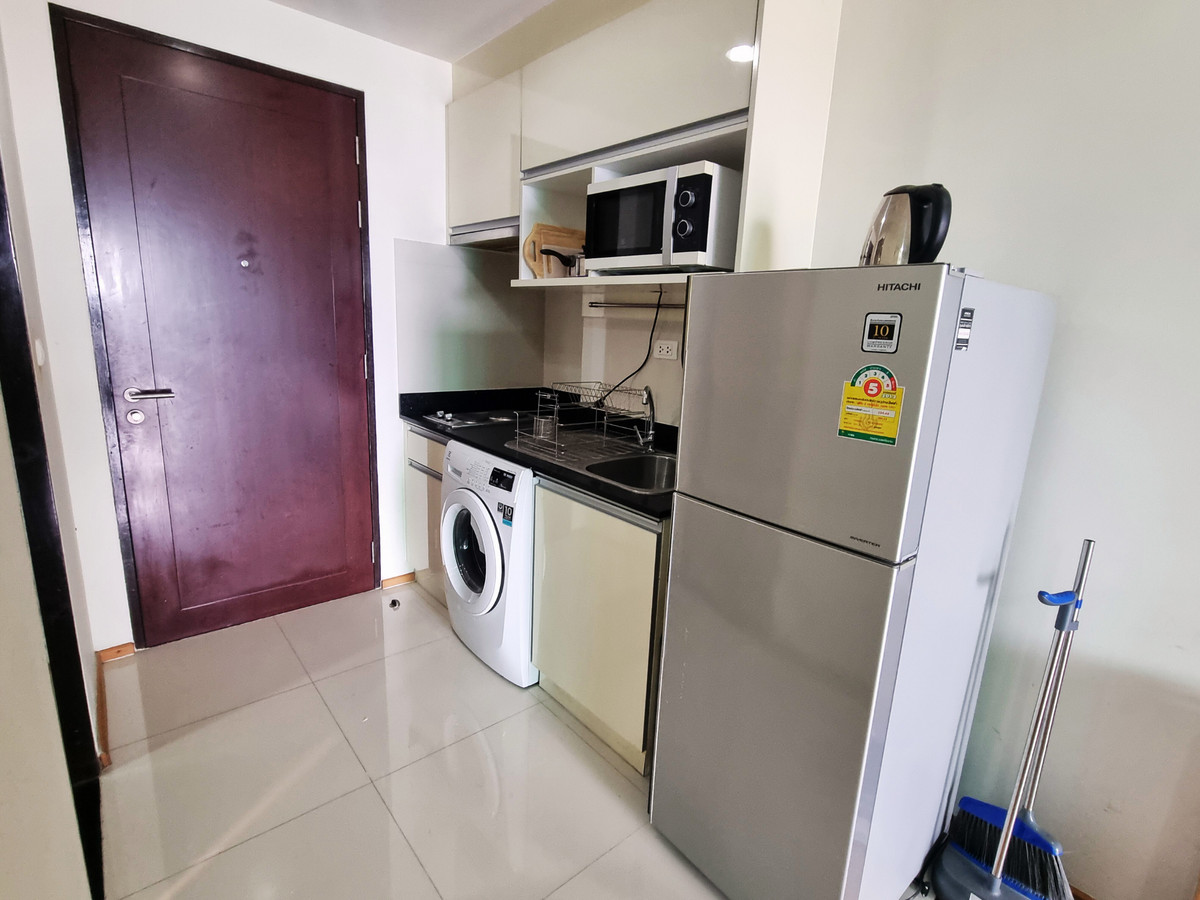 For SaleCondoLadprao, Central Ladprao : Abstracts Phahonyothin Park: A Golden Opportunity for Investors & Home Seekers!