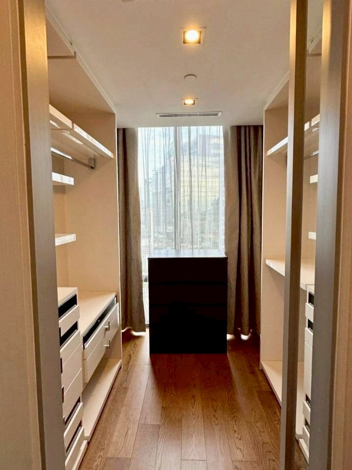 ให้เช่าคอนโดสาทร นราธิวาส : ( UL2511201 ) ✨Tel/Line 096-2479369✨ , ให้เช่า เดอะ แบงค็อก สาทร , 2 ห้องนอน, 2 ห้องน้ำ, ขนาด 114 ตร.ม. ชั้นสูง, ห้องสวย, พร้อมเข้าอยู่