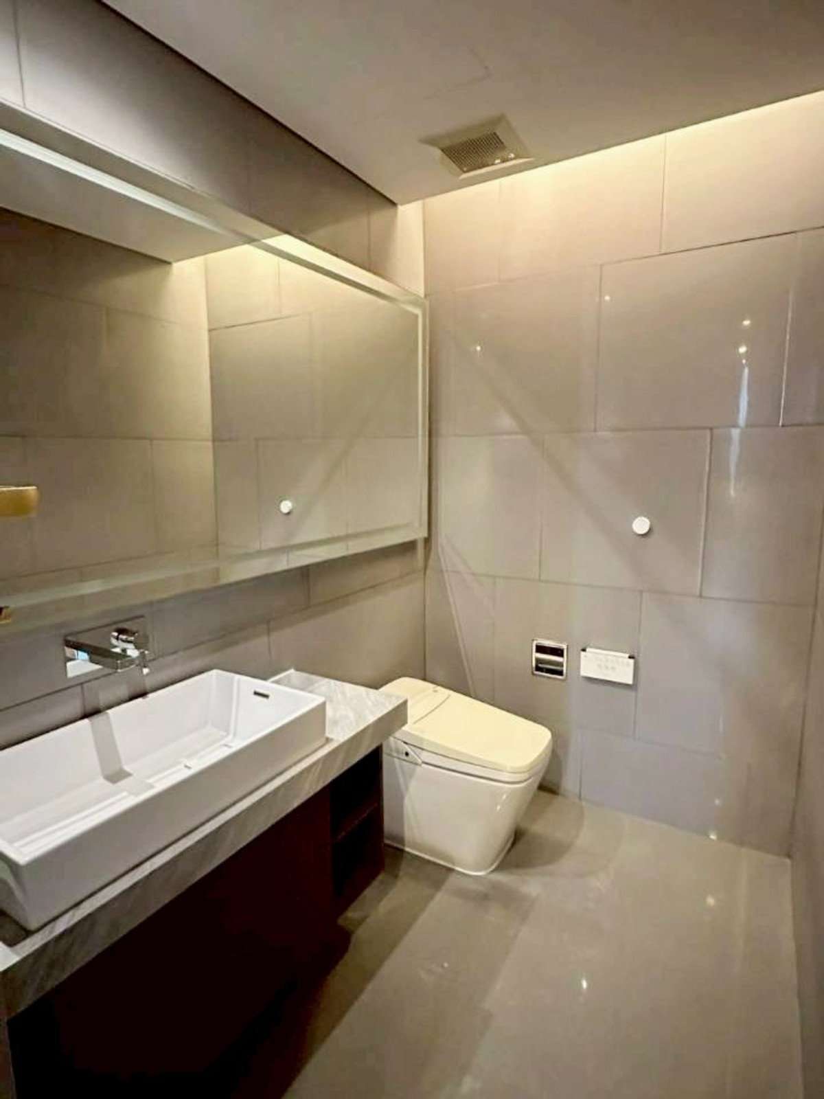 ให้เช่าคอนโดสาทร นราธิวาส : ( UL2511201 ) ✨Tel/Line 096-2479369✨ , ให้เช่า เดอะ แบงค็อก สาทร , 2 ห้องนอน, 2 ห้องน้ำ, ขนาด 114 ตร.ม. ชั้นสูง, ห้องสวย, พร้อมเข้าอยู่