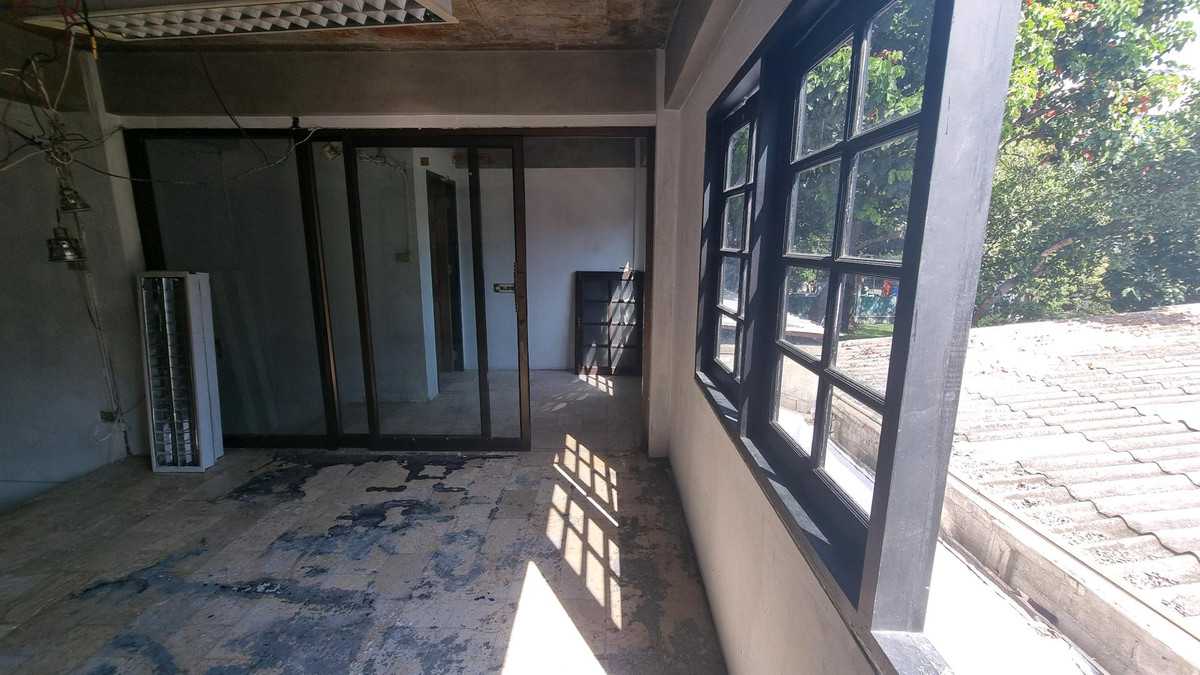 อาคารพาณิชย์สุขุมวิท อโศก ทองหล่อ : ให้เช่า ตึกสุขุมวิท BTS พร้อมพงษ ์ขนาด 300 ตรม.เดินทางสะดวก รับหลายธุรกิจ ยกเว้นครัวร้อน กัญชา แอลกอฮอลล์ 