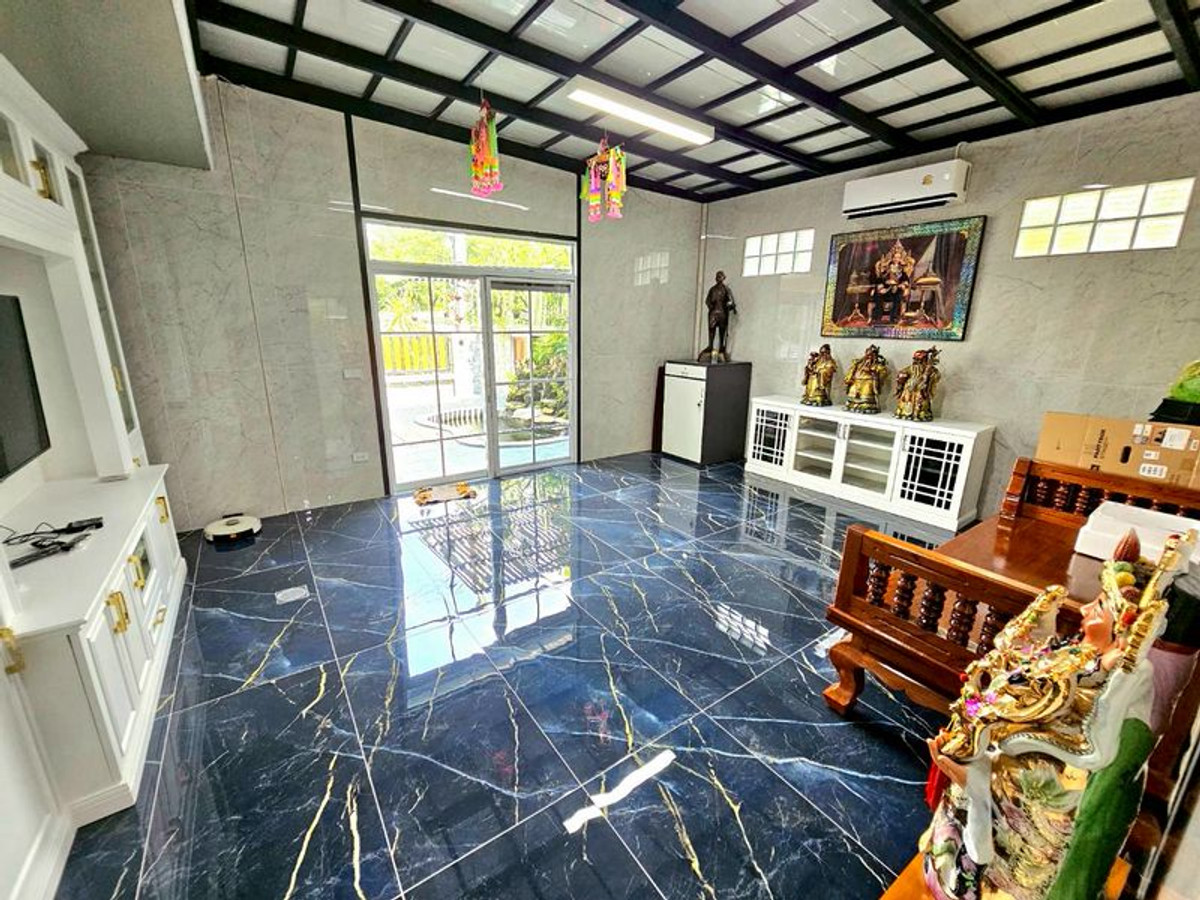 บ้านนวมินทร์ รามอินทรา : ขาย/ให้เช่า บ้านเดี่ยวหลังริม 2 ชั้น หมู่บ้านวันวรา 2 ติดถนนสายไหม ขนาด 5 ห้องนอน 57 ตร.ว. แขวงสายไหม เขตสายไหม กรุงเทพมหานคร 