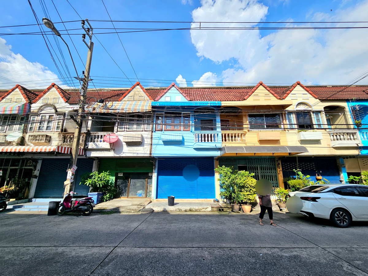 ให้เช่าทาวน์โฮมมีนบุรี-ร่มเกล้า : ให้เช่า ตึกแถว 2 ชั้น ใกล้สถานีรถไฟฟ้า MRT สายสีส้ม เคหะ ราม เพียง 60 เมตร ซอยรามคำแหง 186 ขนาด 2 ห้องนอน 2 ห้องน้ำ 14 ตารางวา แขวงมีนบุรี เขตมีนบุรี กรุงเทพมหานคร