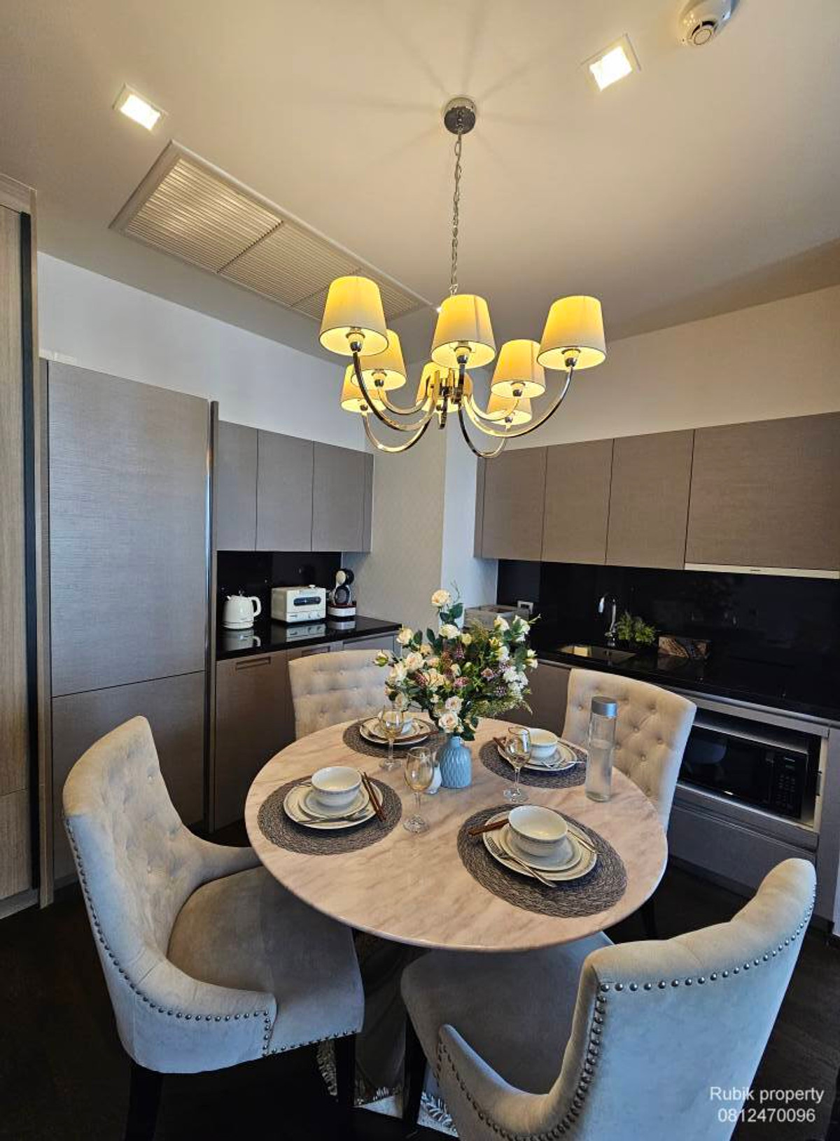 ให้เช่าคอนโดสุขุมวิท อโศก ทองหล่อ : ✨ RB1414 XXXIX by Sansiri – คอนโดหรู สุขุมวิท 39 ✨ ทำเลพรีเมียม • ใกล้ BTS พร้อมพงษ์ เดินเพียง 3 นาที ล้อมรอบด้วย Emporium / EmQuartier / Emsphere และ รพ.สมิติเวช