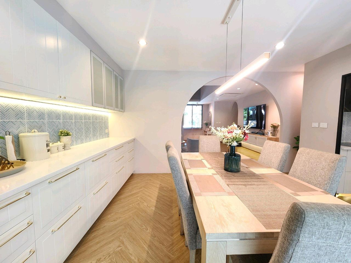 ให้เช่าทาวน์โฮมพัฒนาการ ศรีนครินทร์ : 🔴85000🔴 𝐍𝐢𝐫𝐯𝐚𝐧𝐚 𝐃𝐞𝐟𝐢𝐧𝐞 𝐒𝐫𝐢𝐧𝐚𝐤𝐚𝐫𝐢𝐧-𝐑𝐚𝐦𝐚𝟗 แบบ 3 ห้องนอน 4 ห้องน้ำ  มี 1 ห้องแม่บ้าน+1 ห้องน้ำ จอดรถ 2 คัน  บ้านจริงสวยตรงปก สอบถามข้อมูลเพิ่มเติม📞 Tel. 065-845-4284 คุณบี✅LINE Official : @bbcondo88   