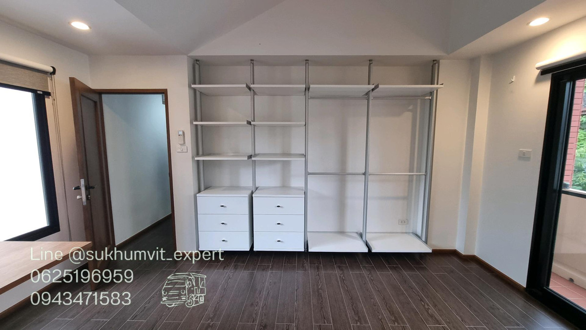 For RentHome OfficeSukhumvit, Asoke, Thonglor : For rent - Townhouse / Home Office Phrom Phong   House width 9.5 meters.