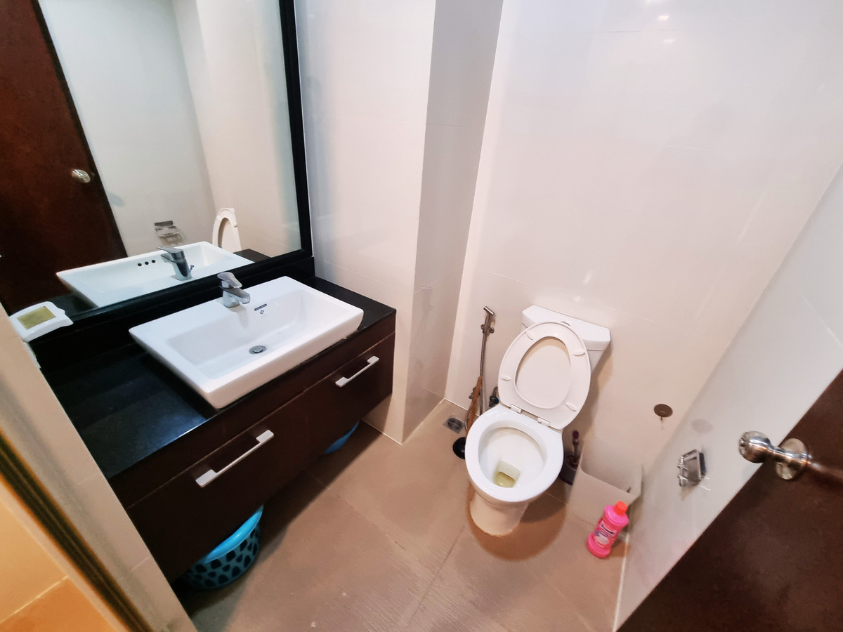 For SaleCondoLadprao, Central Ladprao : Abstracts Phahonyothin Park: A Golden Opportunity for Investors & Home Seekers!