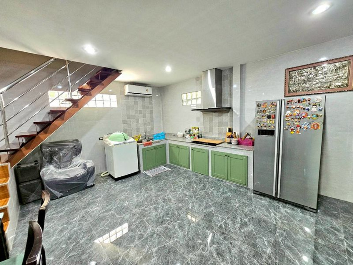 บ้านนวมินทร์ รามอินทรา : ขาย/ให้เช่า บ้านเดี่ยวหลังริม 2 ชั้น หมู่บ้านวันวรา 2 ติดถนนสายไหม ขนาด 5 ห้องนอน 57 ตร.ว. แขวงสายไหม เขตสายไหม กรุงเทพมหานคร 