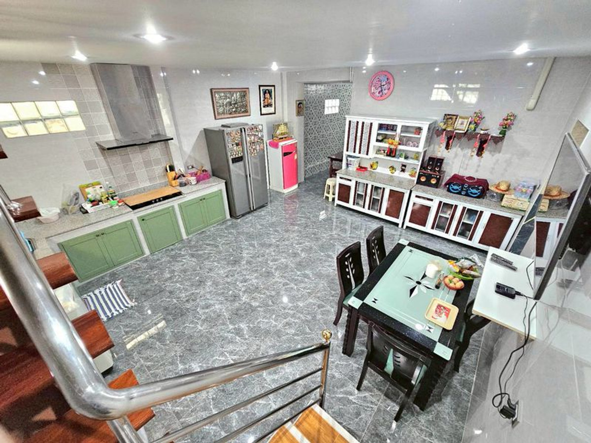 บ้านนวมินทร์ รามอินทรา : ขาย/ให้เช่า บ้านเดี่ยวหลังริม 2 ชั้น หมู่บ้านวันวรา 2 ติดถนนสายไหม ขนาด 5 ห้องนอน 57 ตร.ว. แขวงสายไหม เขตสายไหม กรุงเทพมหานคร 