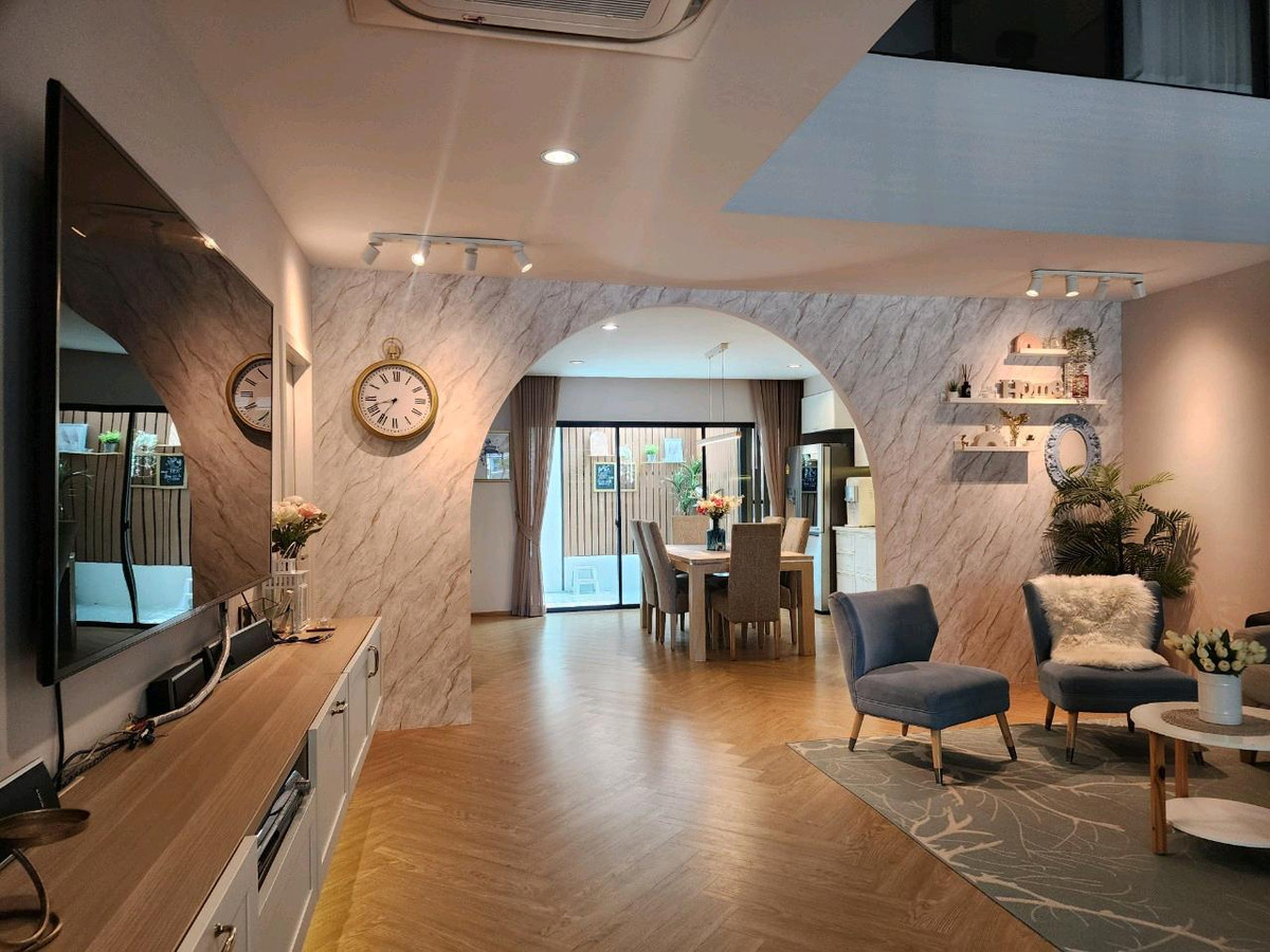 ให้เช่าทาวน์โฮมพัฒนาการ ศรีนครินทร์ : 🔴85000🔴 𝐍𝐢𝐫𝐯𝐚𝐧𝐚 𝐃𝐞𝐟𝐢𝐧𝐞 𝐒𝐫𝐢𝐧𝐚𝐤𝐚𝐫𝐢𝐧-𝐑𝐚𝐦𝐚𝟗 แบบ 3 ห้องนอน 4 ห้องน้ำ  มี 1 ห้องแม่บ้าน+1 ห้องน้ำ จอดรถ 2 คัน  บ้านจริงสวยตรงปก สอบถามข้อมูลเพิ่มเติม📞 Tel. 065-845-4284 คุณบี✅LINE Official : @bbcondo88   