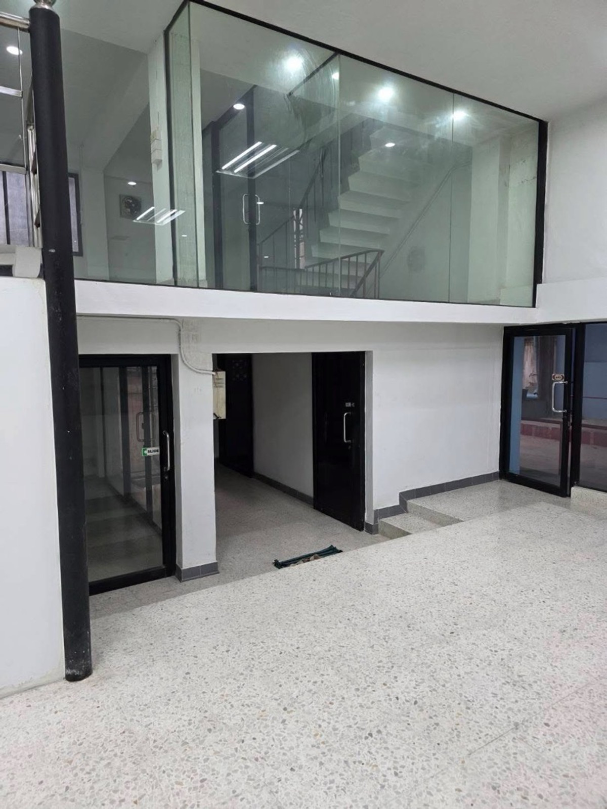 For SaleLandRama3 (Riverside),Satupadit : Land for sale with 4.5 storey office, next to Rama 3 Road.