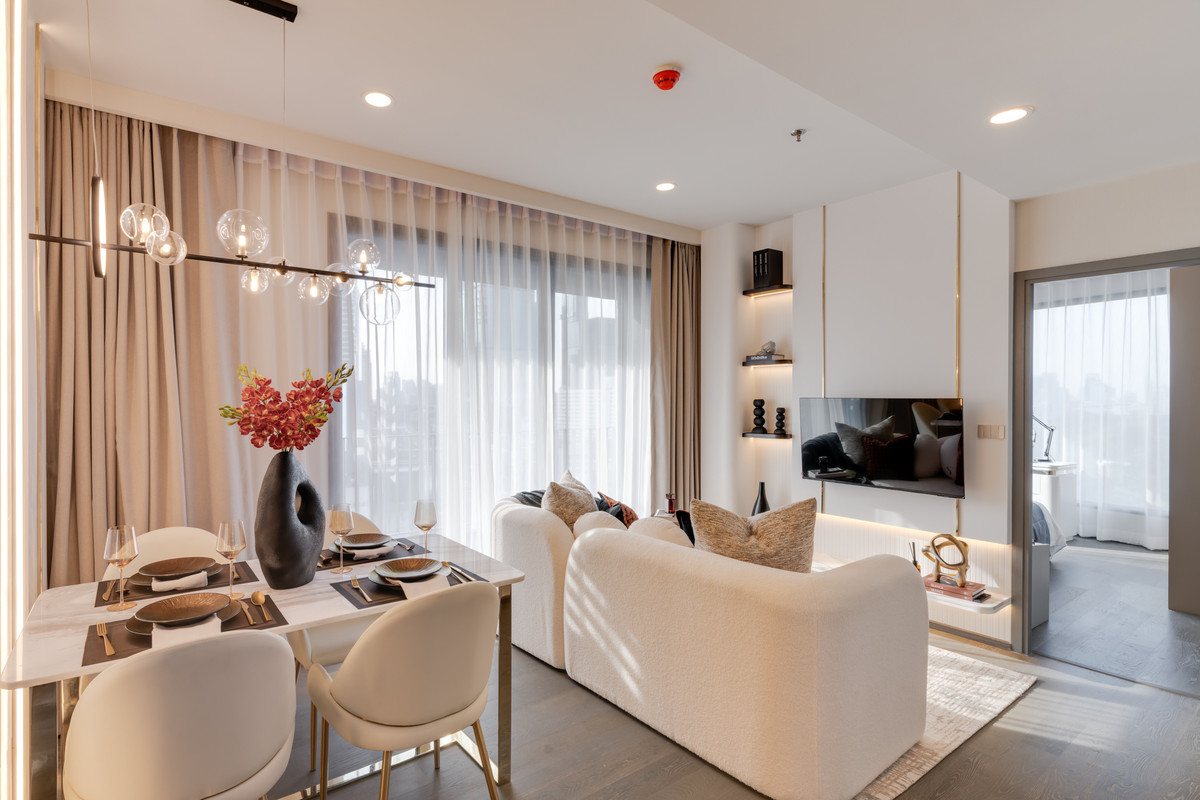 ขายคอนโดคลองเตย กล้วยน้ำไท : Coco parc 2bed 2bth 65.xsq.m. ตกแต่งจัดเต็ม พร้อมเครื่องใช้ไฟฟ้า + ontop ส่วนกลาง 5ปี เพียง 15.49mb. Tel. 095 7615782