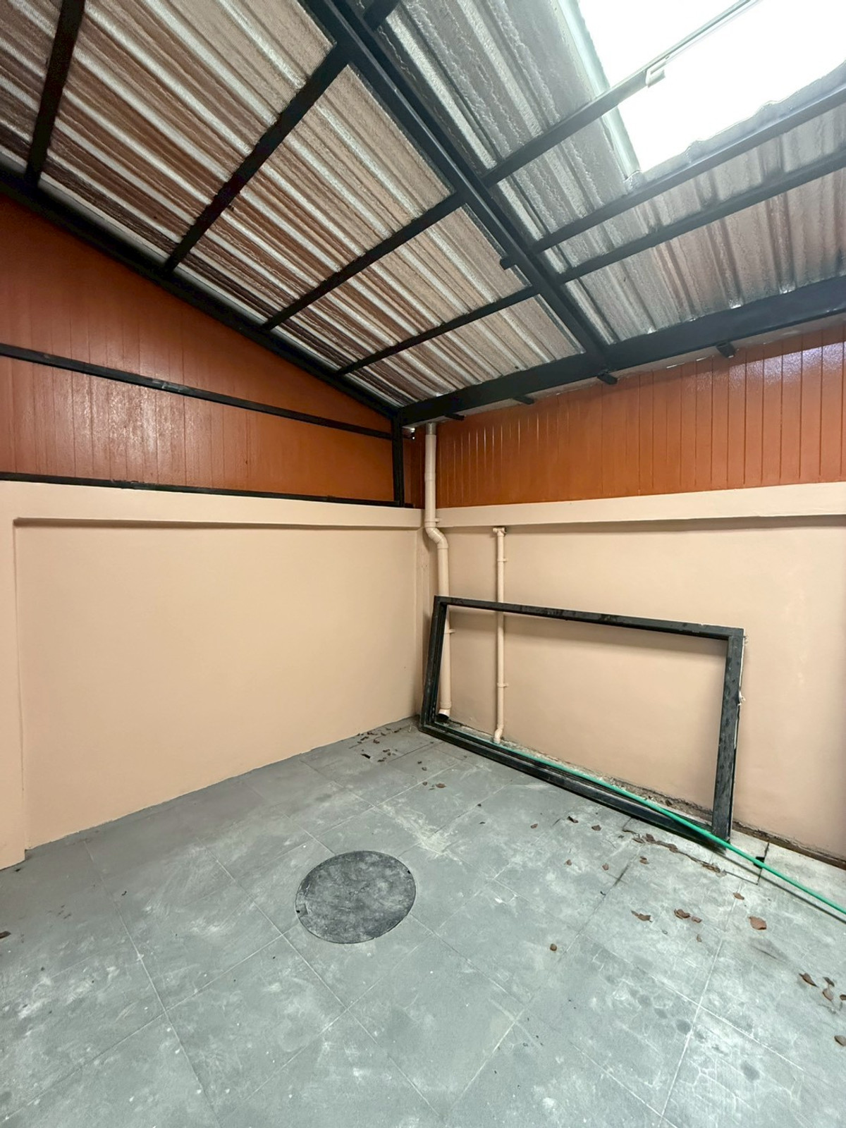 ให้เช่าโฮมออฟฟิศวิภาวดี ดอนเมือง หลักสี่ : ตึกออฟฟิศ ดอนเมือง-วิภาวดี เดินทางได้หลายทาง ห้องทำงานเยอะ ที่จอดรถมี สนใจนัดชมด่วนโทร