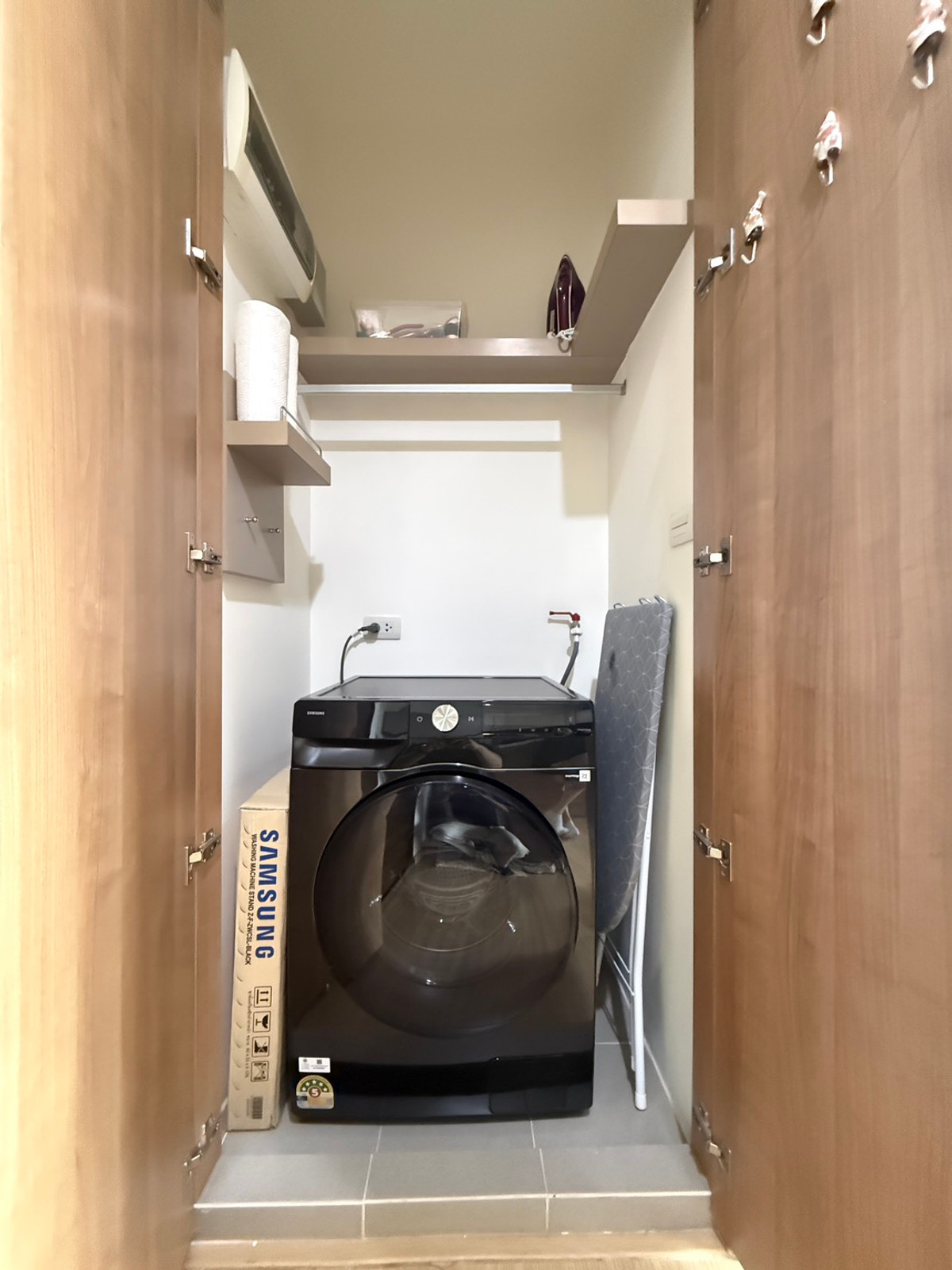 For RentCondoOnnut, Udomsuk : Rhythm Sukhumvit 50 for rent only 20,000 Baht/month 35 sqm 1bedroom 1 bathroom floor 14th Tel:0838824256