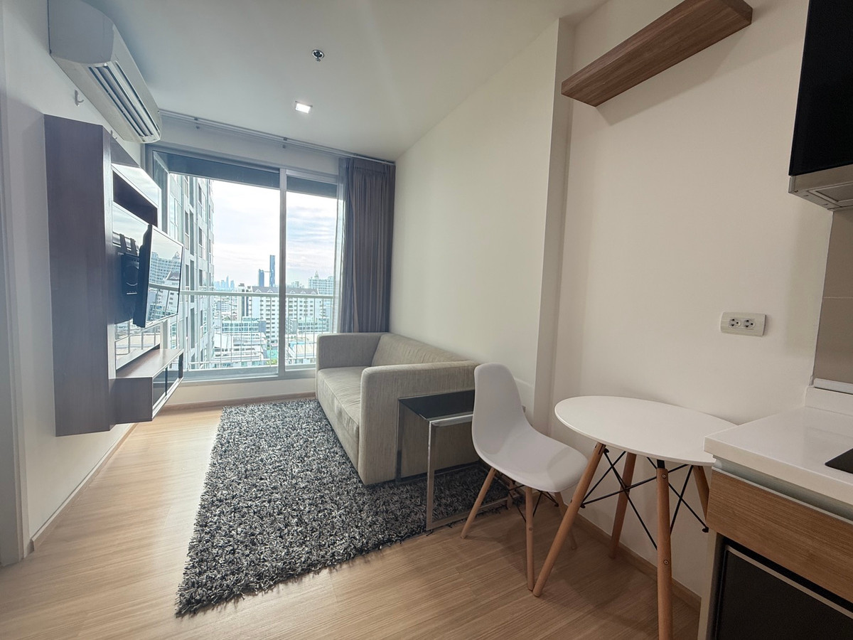 For RentCondoOnnut, Udomsuk : Rhythm Sukhumvit 50 for rent only 20,000 Baht/month 35 sqm 1bedroom 1 bathroom floor 14th Tel:0838824256