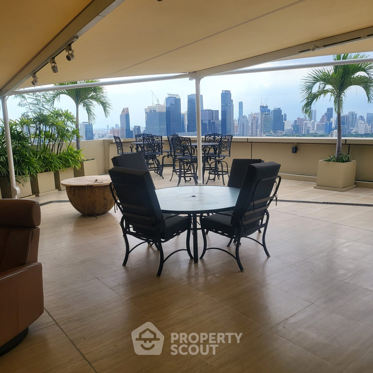 ขายคอนโดสุขุมวิท อโศก ทองหล่อ : 🌟PET FRIENDLY - ระเบียงขนาดใหญ่ 440 ตร.ม. ที่ The Lakes Asoke — พร้อมเข้าอยู่! 🎯ห้องหัวมุมขนาดใหญ่ 3 ห้องนอน