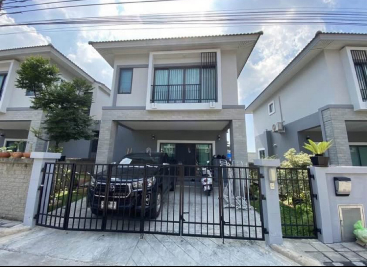 For RentHouseSamut Prakan,Samrong : Semi-detached house for rent near the garden, Synerry Bangna-Suvarnabhumi. Near Mega Bangna and Central Village Outlet.