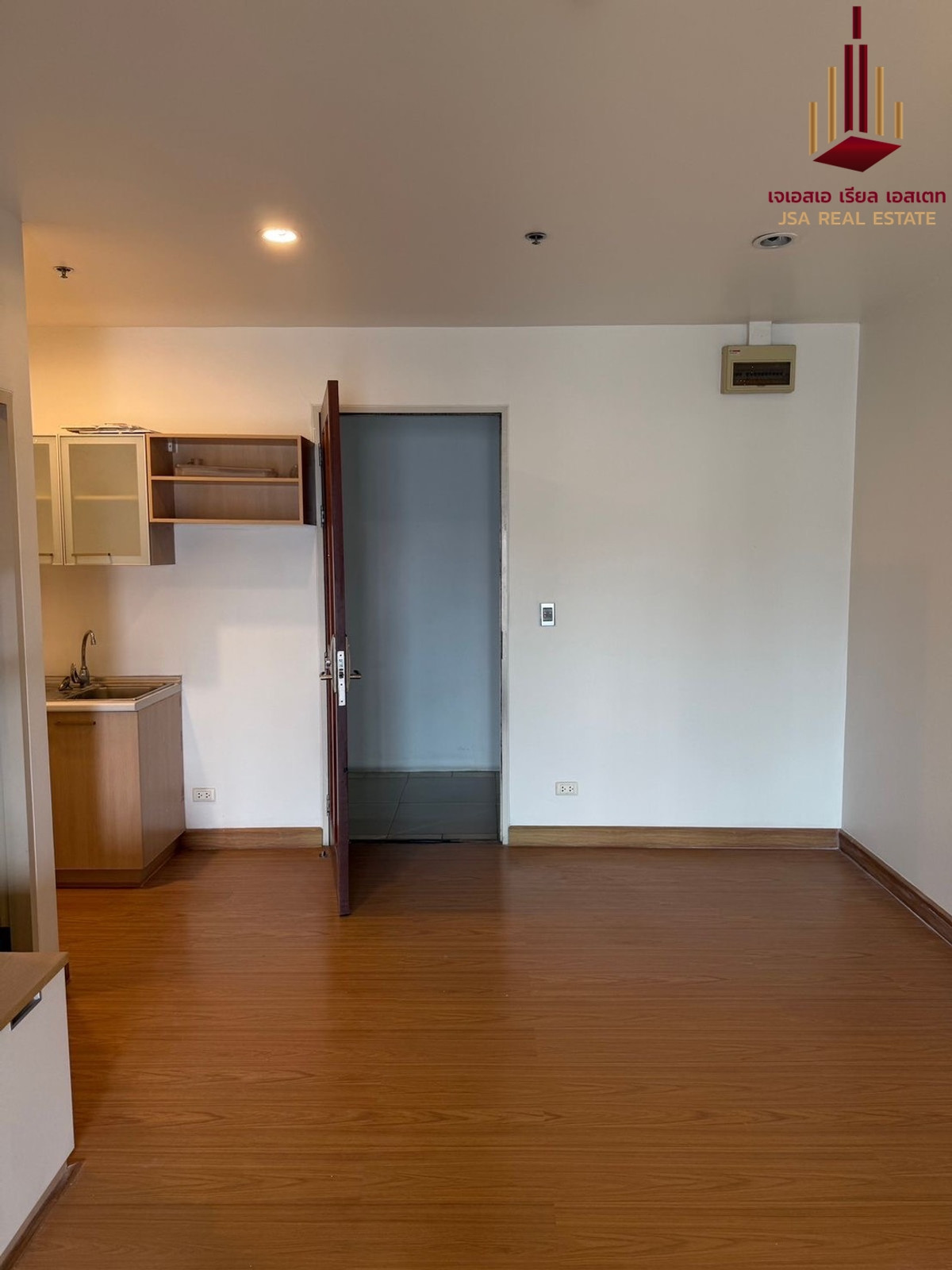 For SaleCondoRatchathewi,Phayathai : ✨ For Sale: The Complete Rajprarop Condo ✨ 💰 Only 3,590,000 THB