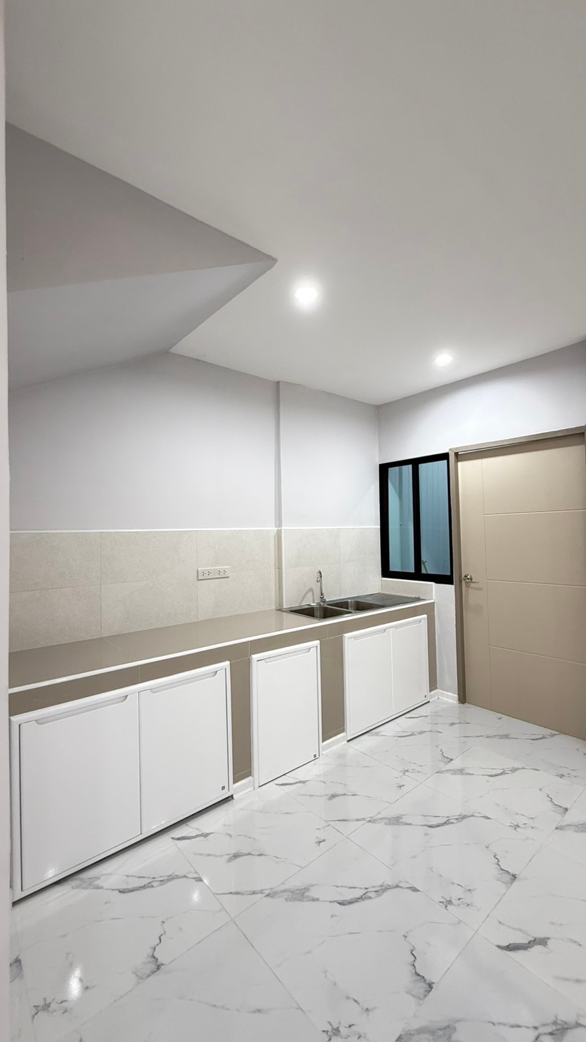 For SaleHome OfficeNawamin, Ramindra : Home office for sale, 3 floors, Raminthra, Khubon 27