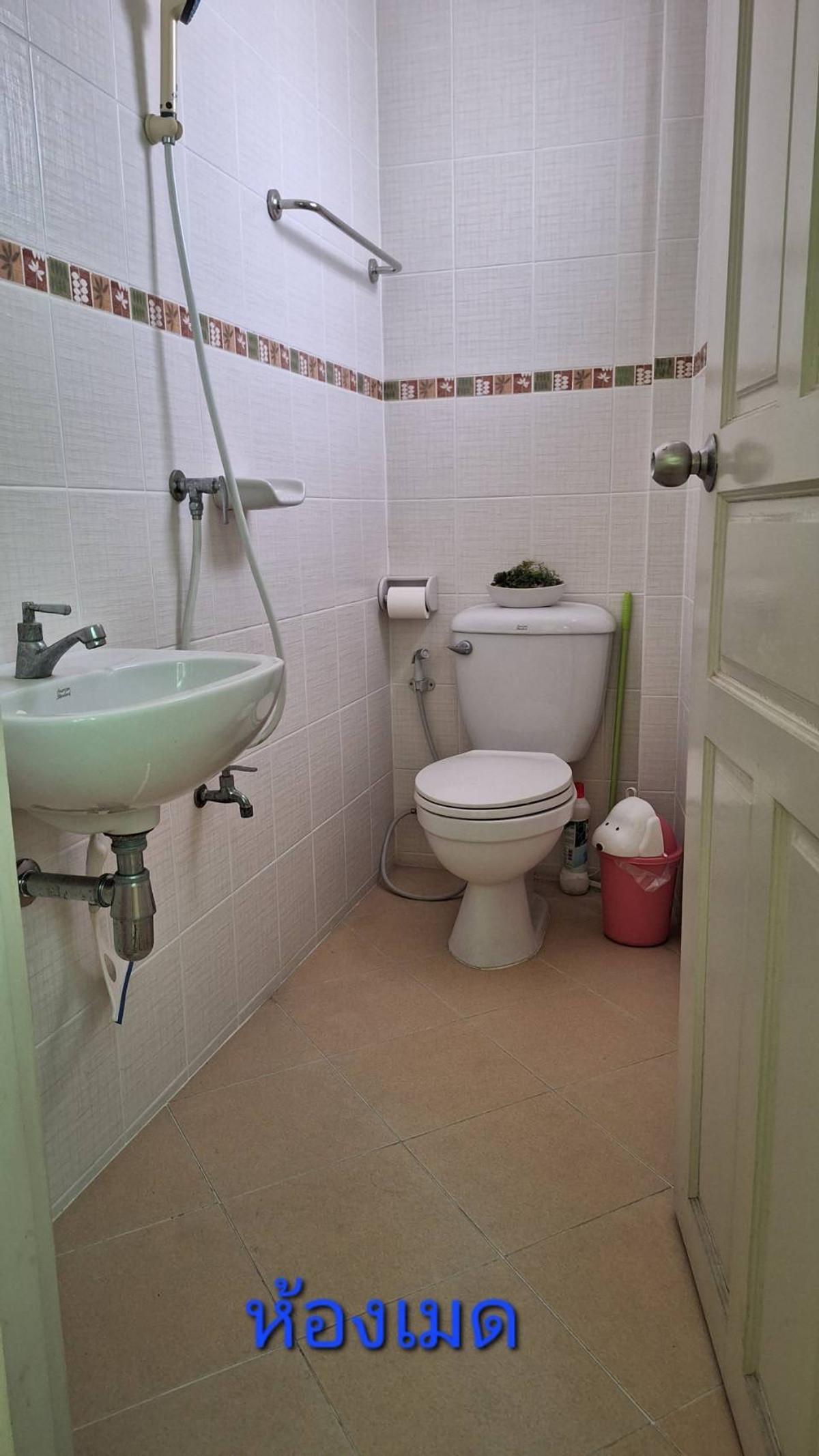 ขายบ้านมีนบุรี-ร่มเกล้า : บ้านเดี่ยว พาร์คเวย์ ชาเล่ต์ รามคำแหง / 3 ห้องนอน (ขาย), Parkway Chalet Ramkhamhaeng / Detached House 3 Bedrooms (FOR SALE) AA597