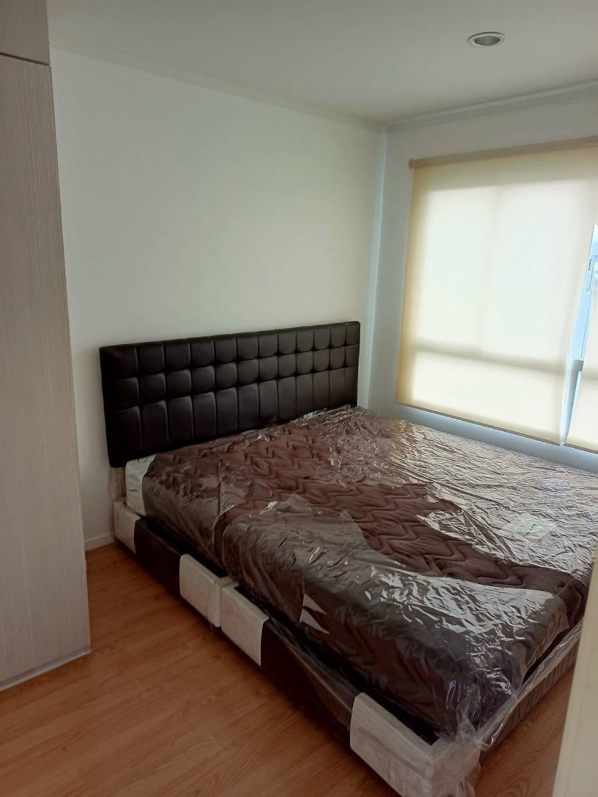 For RentCondoOnnut, Udomsuk : Condo for rent Lumpini Ville Sukhumvit 77 Phase 2 3rd floor, swimming pool view Located near On Nut BTS, convenient travel, next to Sukhumvit Road. Plenty of food near the condo. Complete with furniture and electrical appliances, ready to move in, price 9