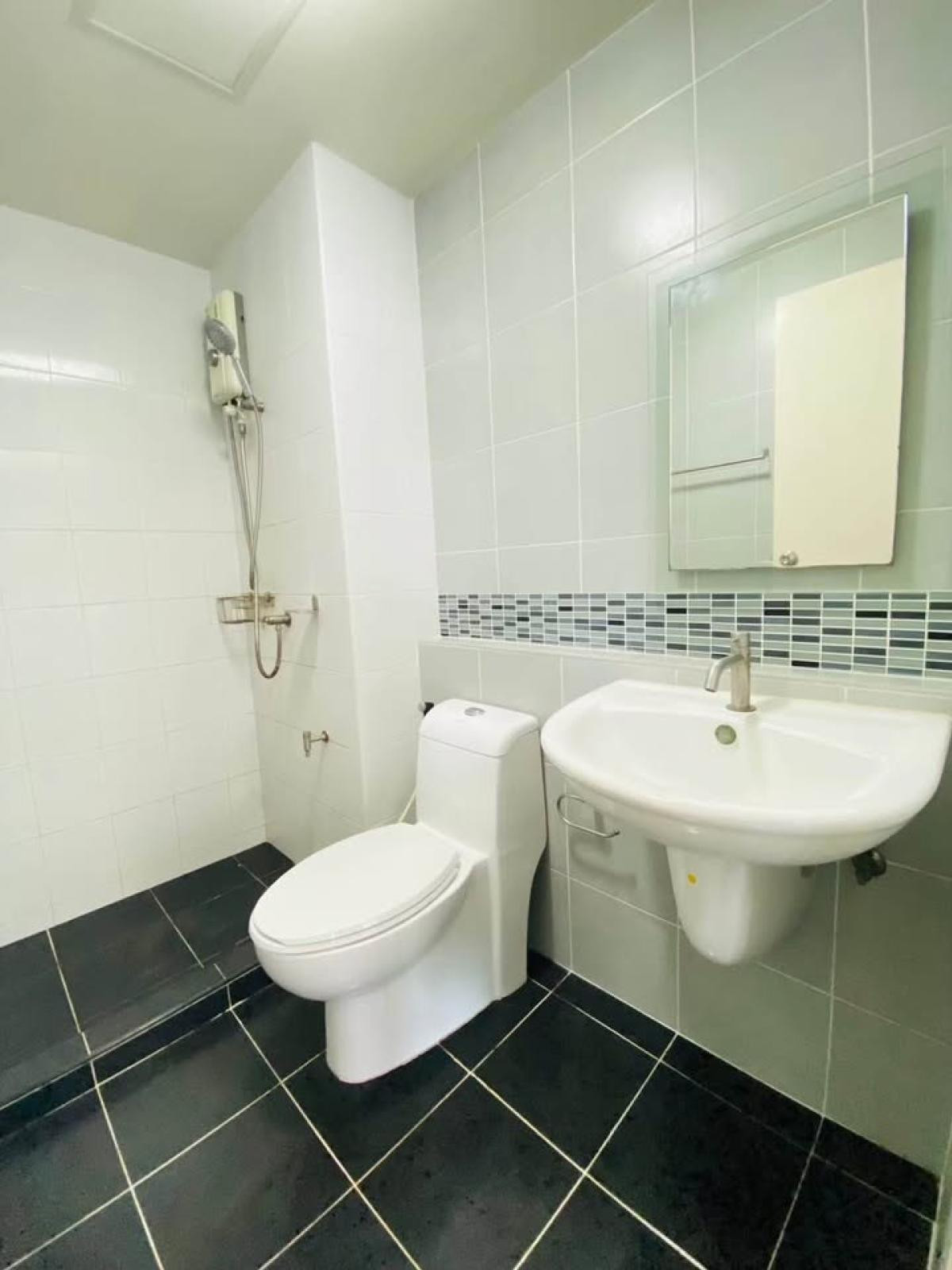 ขายคอนโดนวมินทร์ รามอินทรา : ขายคอนโด ดีคอนโด รามอินทรา ท่าแร้ง เขต บางเขน กรุงเทพ CX-137550