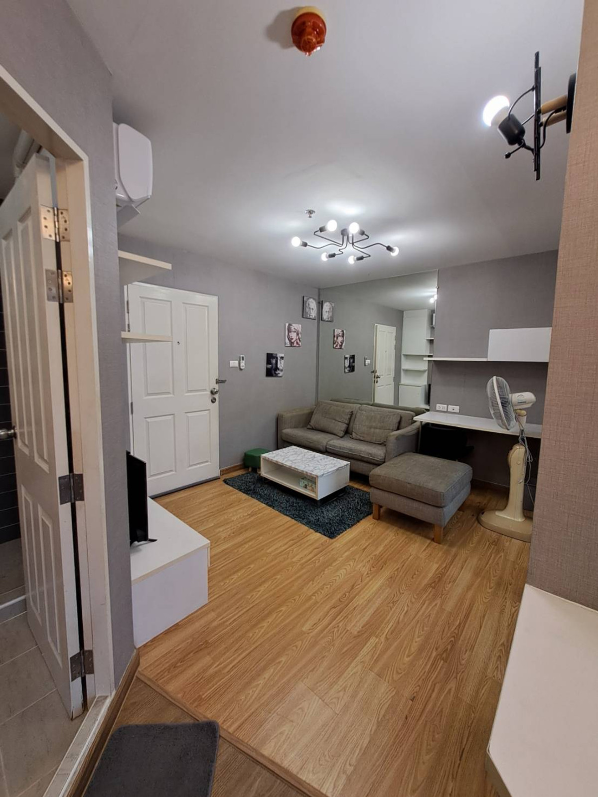 ให้เช่าคอนโดพระราม 3 สาธุประดิษฐ์ : ปล่อยเช่า  The Trust Residence Ratchada - Rama 3 วิวสระน้ำ ตกแต่งใหม่หมด