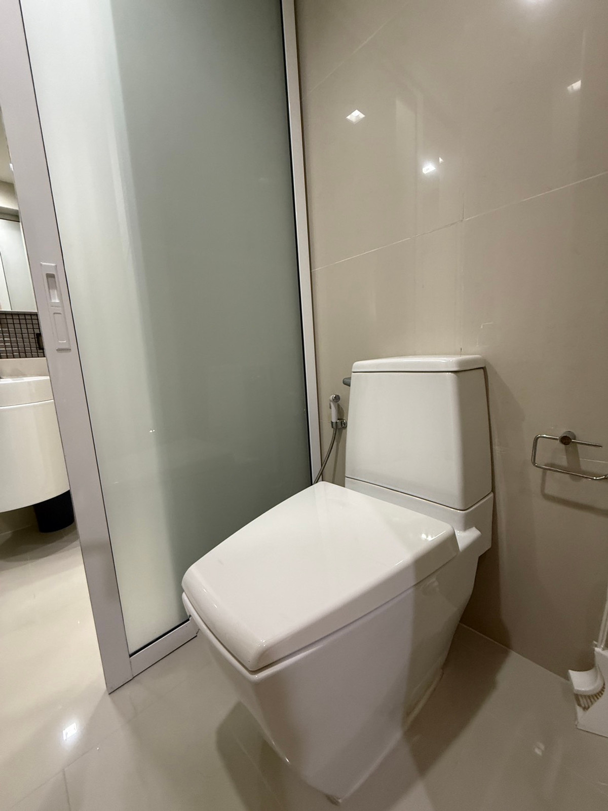 For RentCondoOnnut, Udomsuk : Rhythm Sukhumvit 50 for rent only 20,000 Baht/month 35 sqm 1bedroom 1 bathroom floor 14th Tel:0838824256