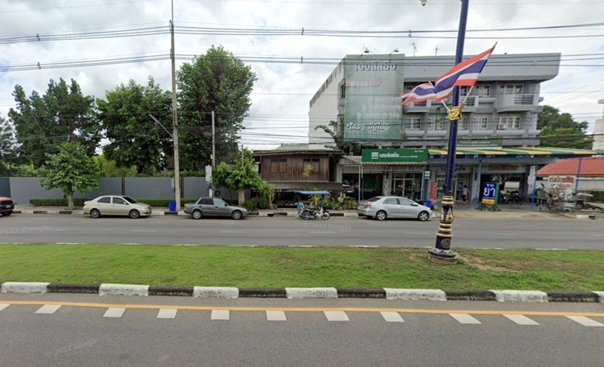 ขายที่ดินกาญจนบุรี : 88642 - ขายที่ดินพร้อมสิ่งปลูกสร้าง 44 ตรว. ติดถนนใหญ่ 6 เลน ถนนแสงชูโต กาญจนบุรี