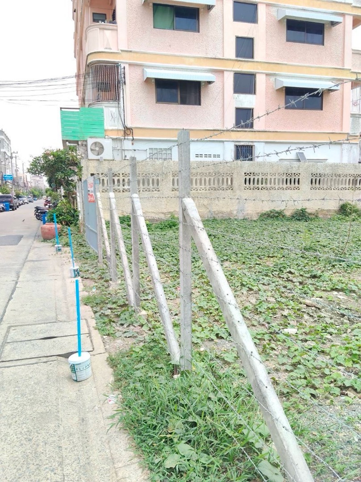 ให้เช่าที่ดินปทุมธานี รังสิต ธรรมศาสตร์ : ให้เช่าที่ดินซอยพหลโยธิน85 กว้าง20 เมตร ลึก16เมตร ขนาด 80ตรว. รังสิตปากซอยไทวัสดุ และปั้มบางจาก ซอยทะลุพหลโยธิน87 ได้