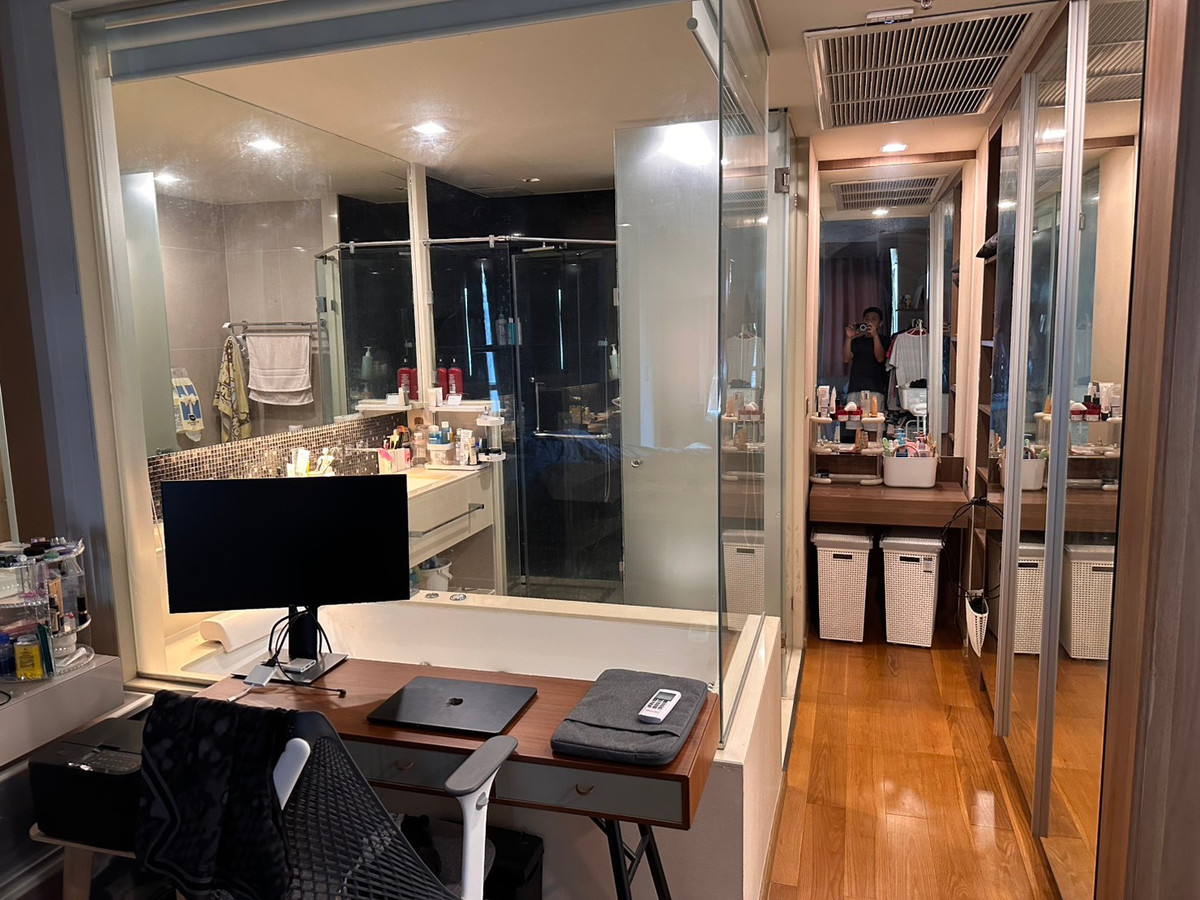 For SaleCondoSathorn, Narathiwat : For Sale: The Address Sathorn 12 🏢 – Near BTS Saint Louis 🚇, City View 🌆, Close to Bangkok Christian College 🎓. Great price 💰, negotiable ✨.