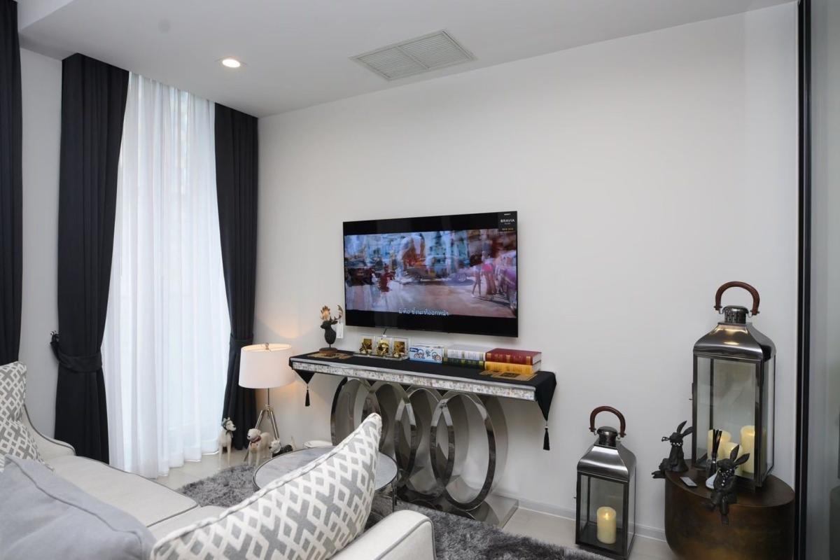 For RentCondoWitthayu, Chidlom, Langsuan, Ploenchit : 🔥Urgent for rent🔥 Noble Ploenchit, luxuriously decorated, fully furnished, ready to move in, 0 meters from BTS Ploenchit.