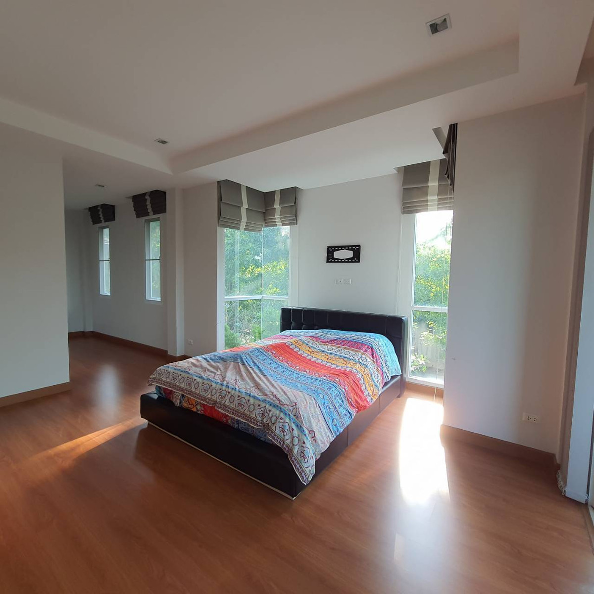 For SaleHousePhutthamonthon, Salaya : Very special discount, 2-story detached house (corner plot) near Borommaratchachonnani Road. Busarakam Residence Village