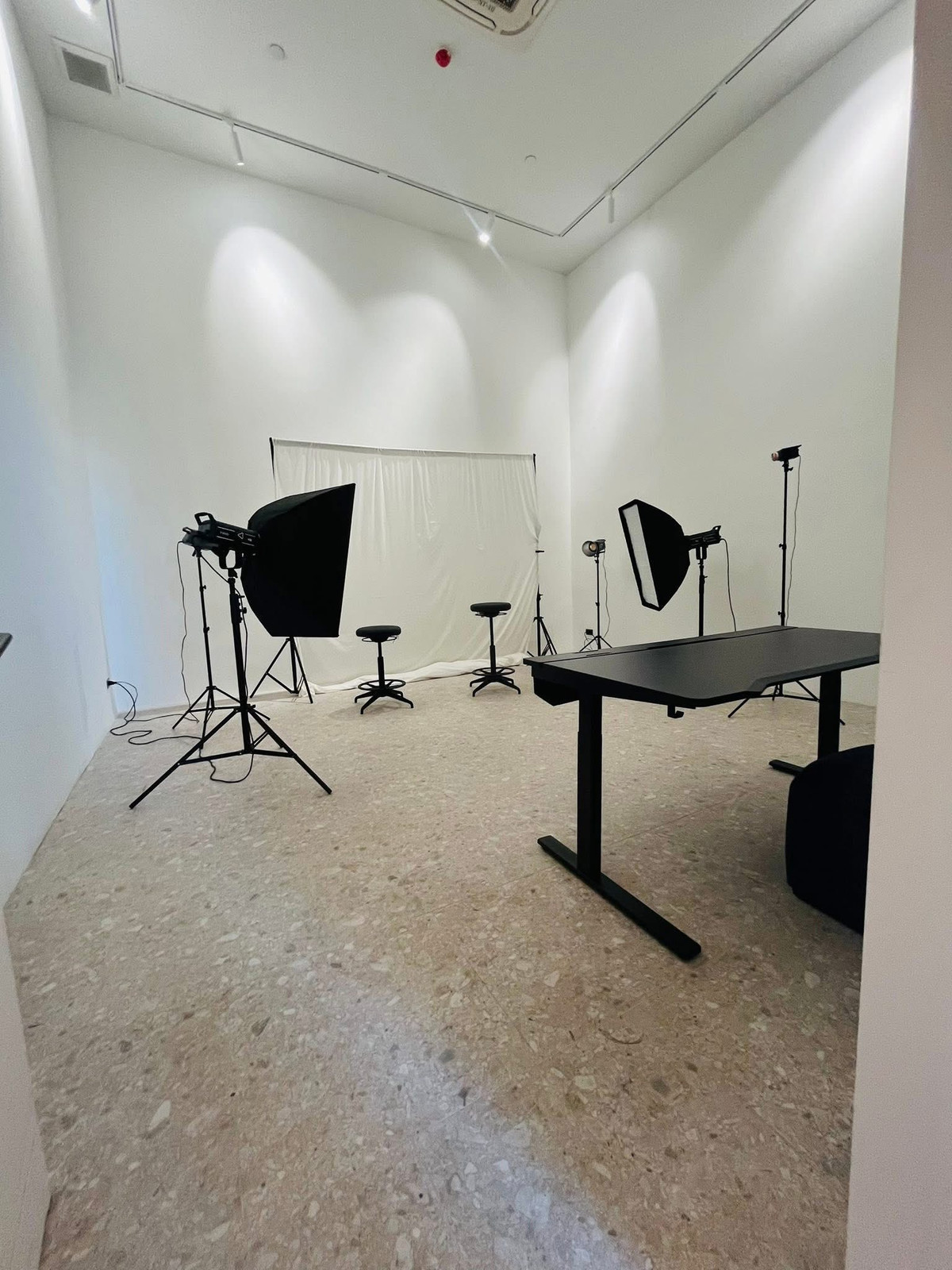 For RentCondoRama9, Petchburi, RCA : Nue District R9 -2BR✨37,000/Month✨Corner room