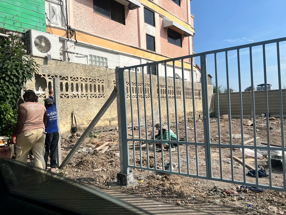 ให้เช่าที่ดินปทุมธานี รังสิต ธรรมศาสตร์ : ให้เช่าที่ดินซอยพหลโยธิน85 กว้าง20 เมตร ลึก16เมตร ขนาด 80ตรว. รังสิตปากซอยไทวัสดุ และปั้มบางจาก ซอยทะลุพหลโยธิน87 ได้